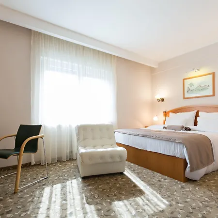 ホテル Sterling Garni ベオグラード