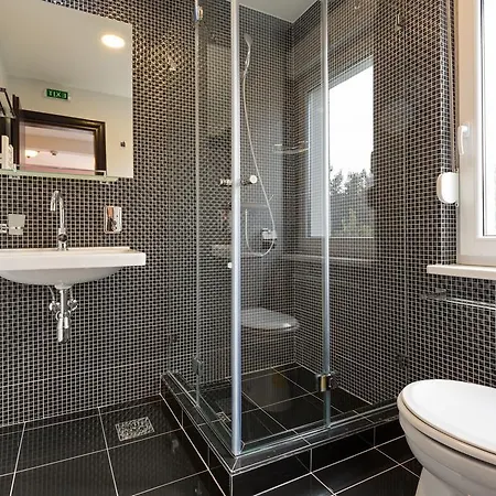 Hotel Sterling Garni 4*