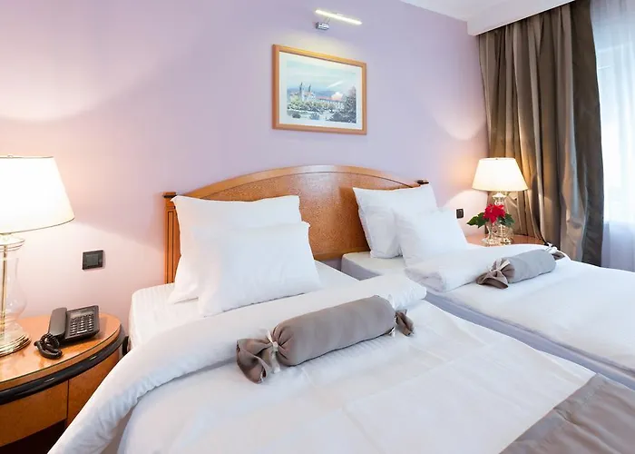 Sterling Garni Hotel