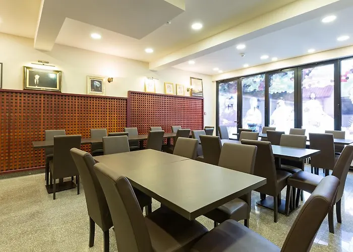 Sterling Garni Hotel